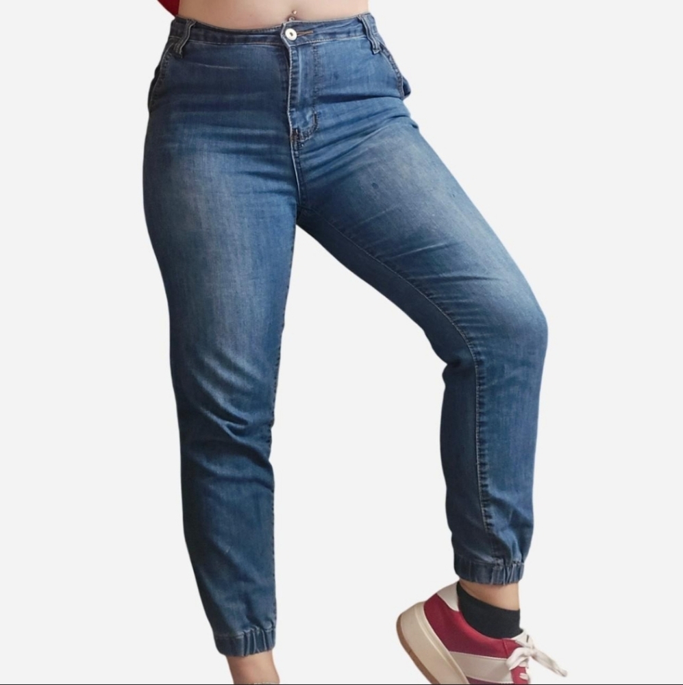 Stylish Blue Ankle Jeans for Women